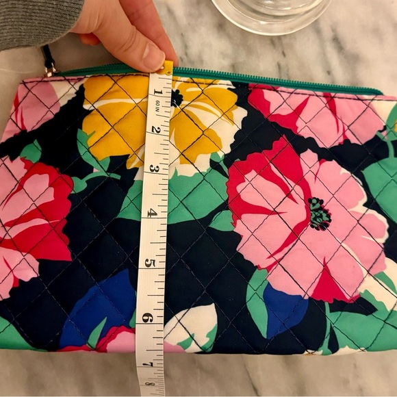 Modella Quilted Floral Cosmetic Bag LNC - Picture 6 of 6